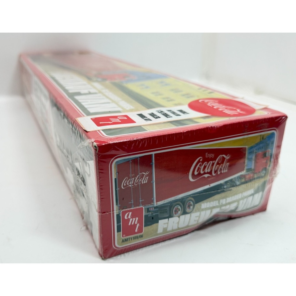 AMT Coca-Cola Fruehauf Beaded Panel Van Trailer Model Kit 1/25 Scale AMT1109/06 - Picture 11 of 11